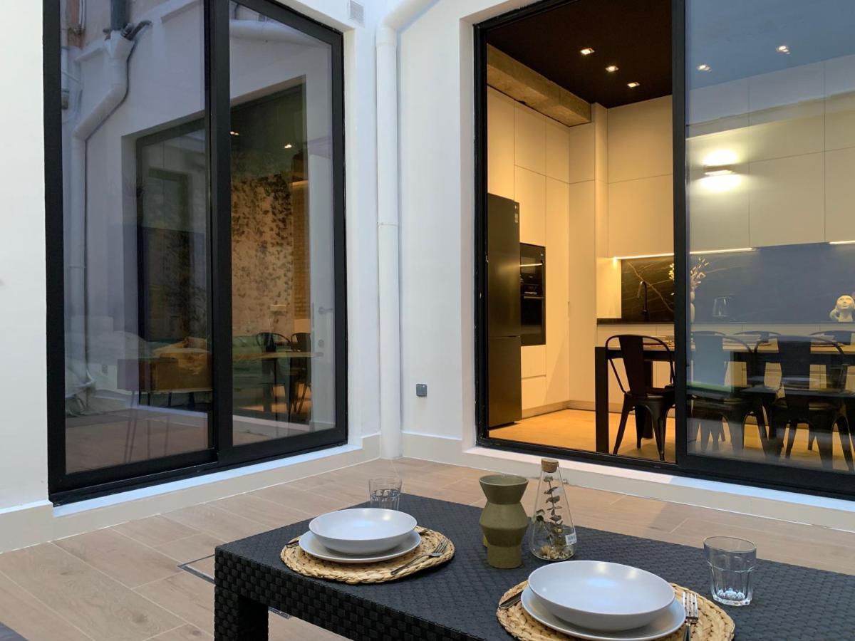 La Reina Beach Rooms Valencia Bagian luar foto