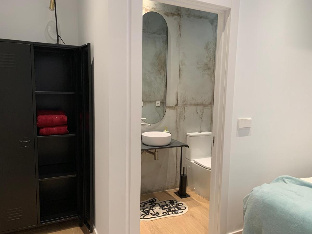 La Reina Beach Rooms Valencia Bagian luar foto
