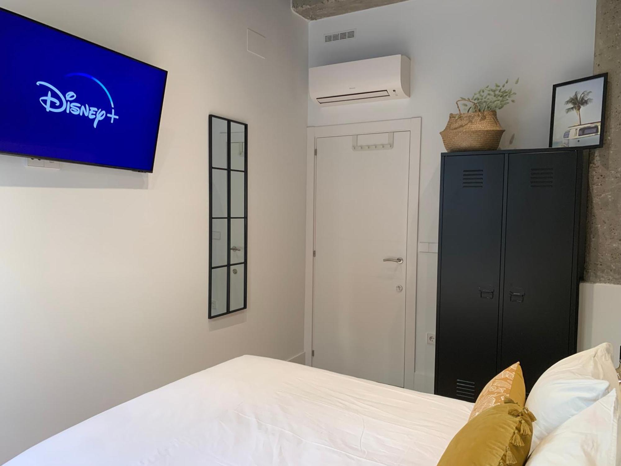 La Reina Beach Rooms Valencia Bagian luar foto