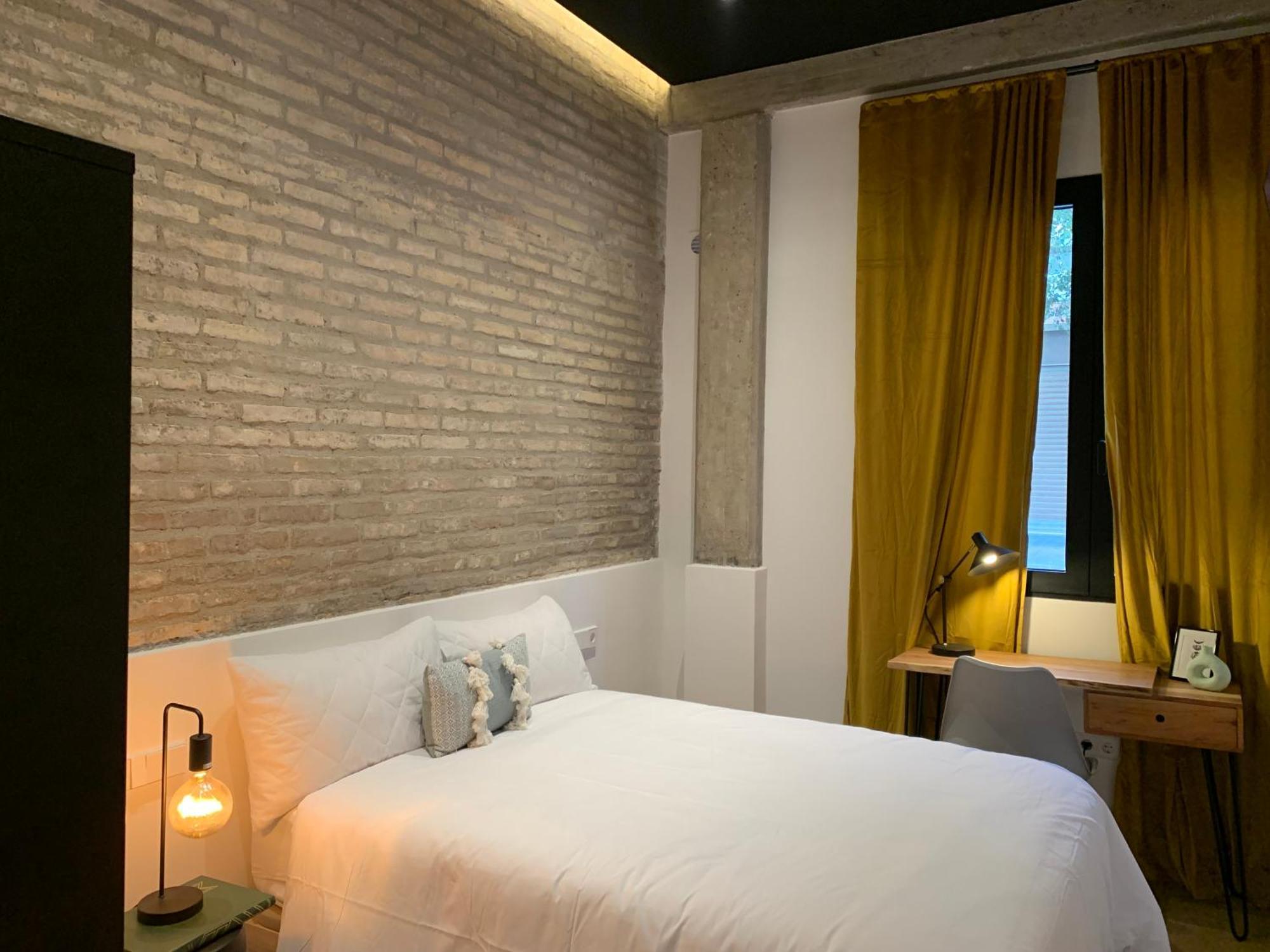 La Reina Beach Rooms Valencia Bagian luar foto