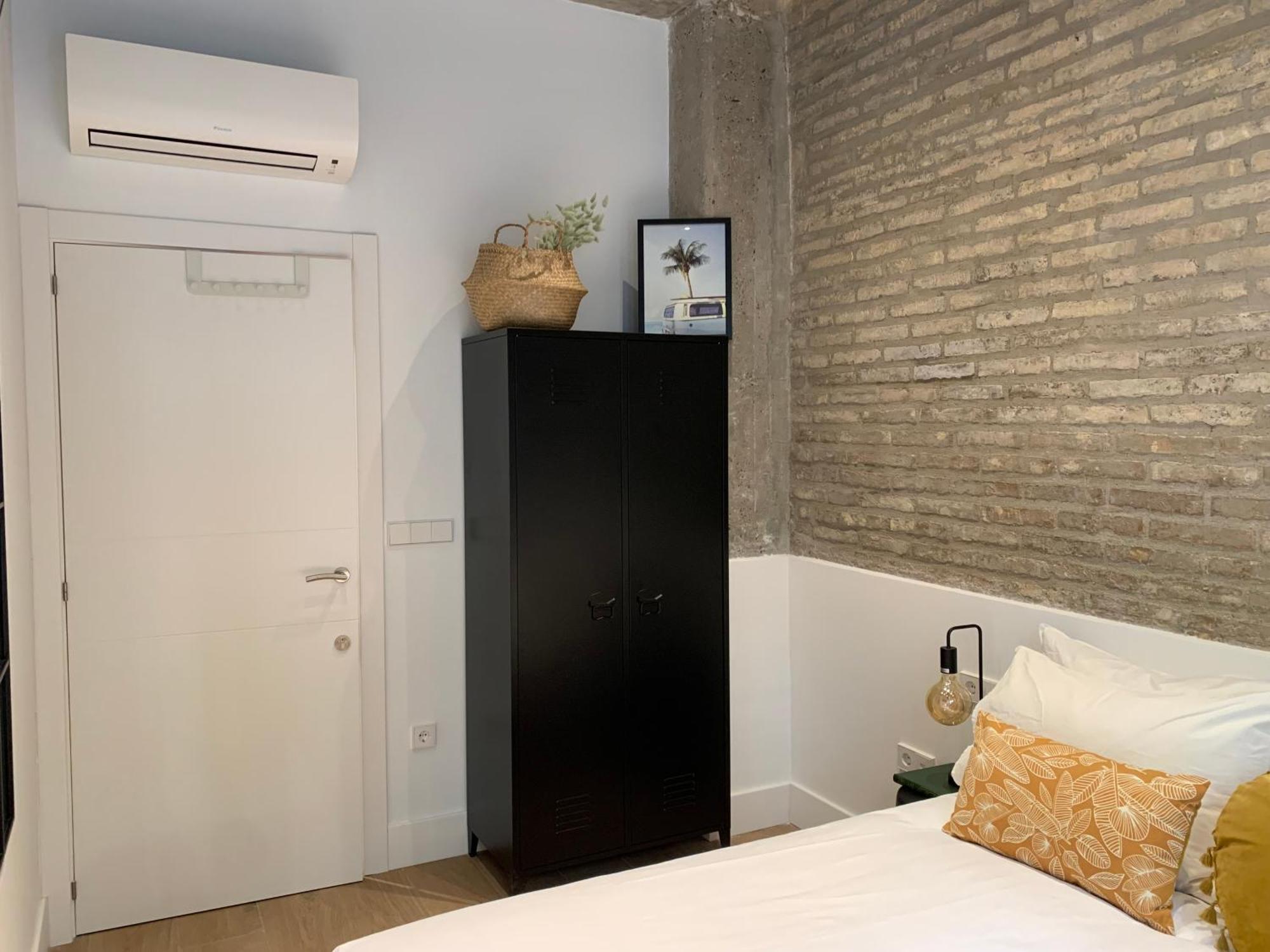 La Reina Beach Rooms Valencia Bagian luar foto