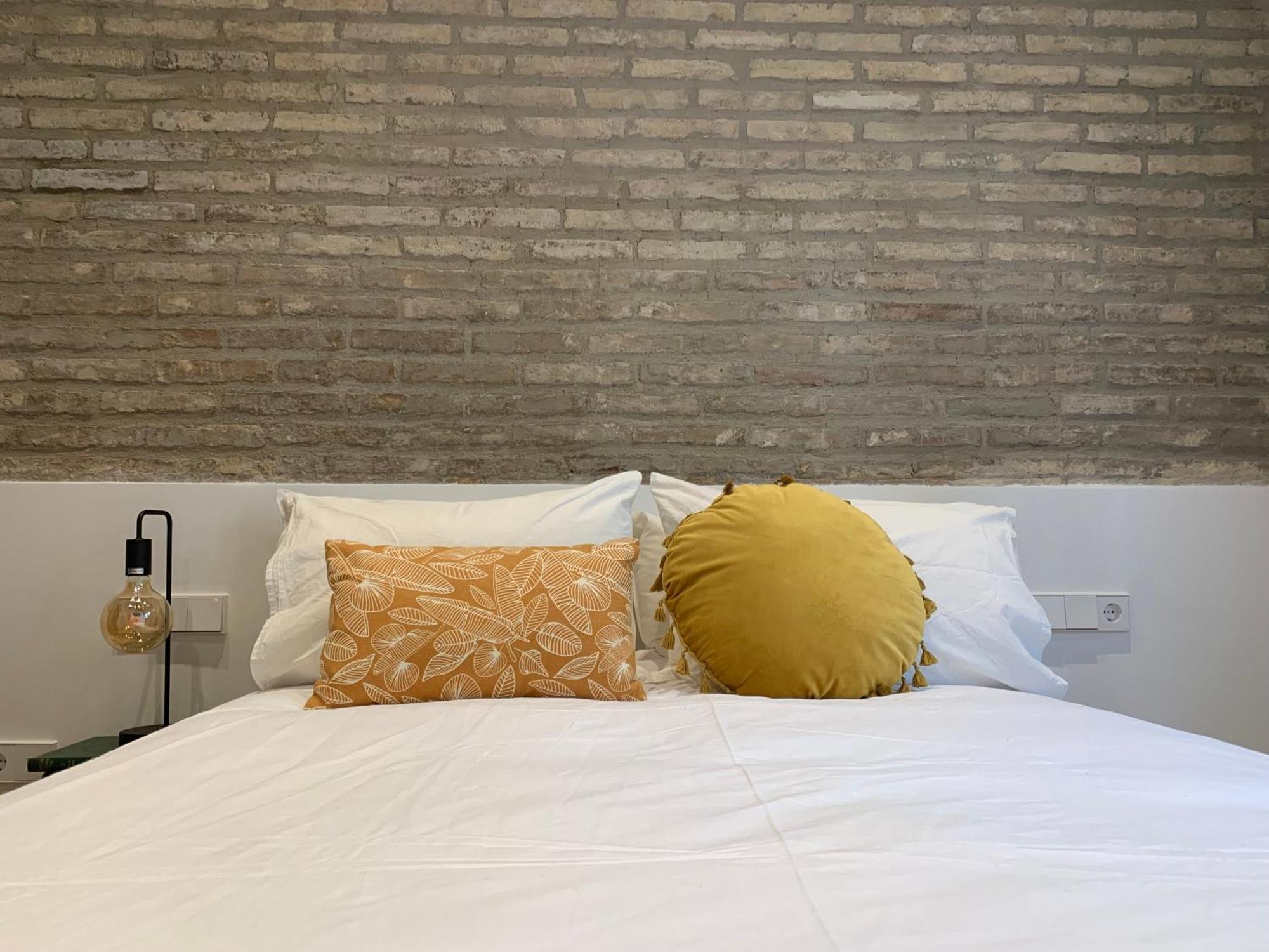 La Reina Beach Rooms Valencia Bagian luar foto