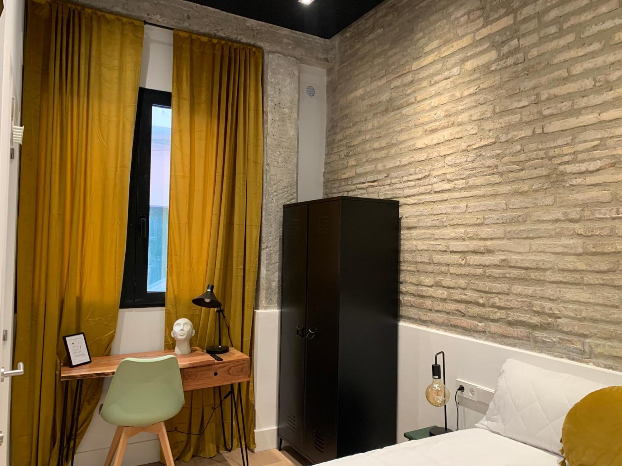 La Reina Beach Rooms Valencia Bagian luar foto