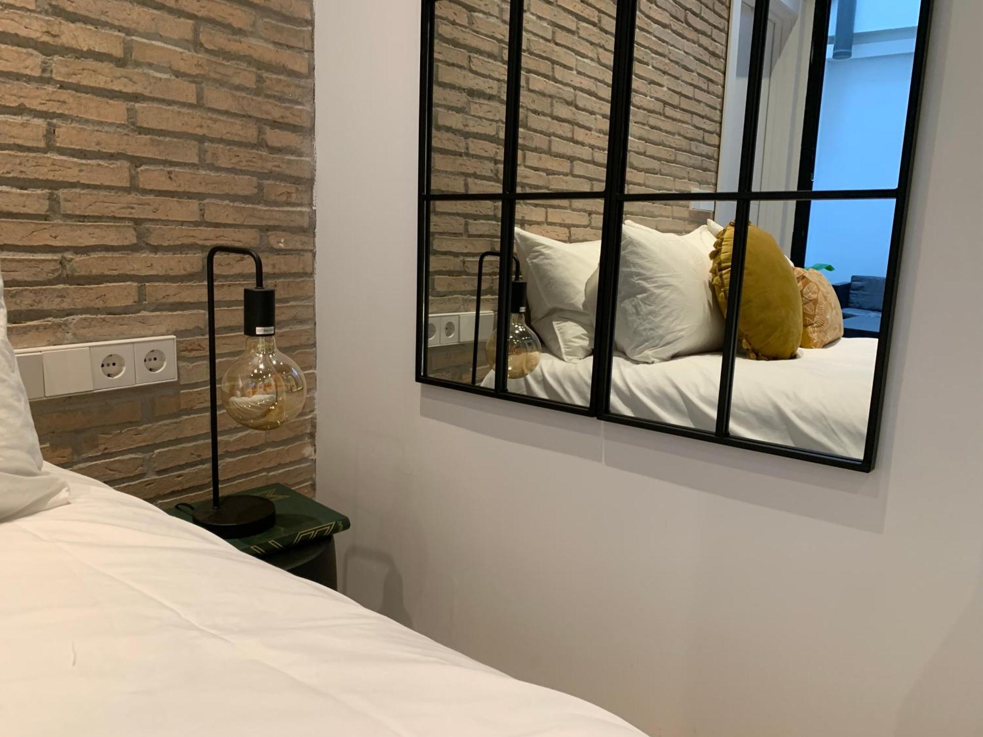 La Reina Beach Rooms Valencia Bagian luar foto