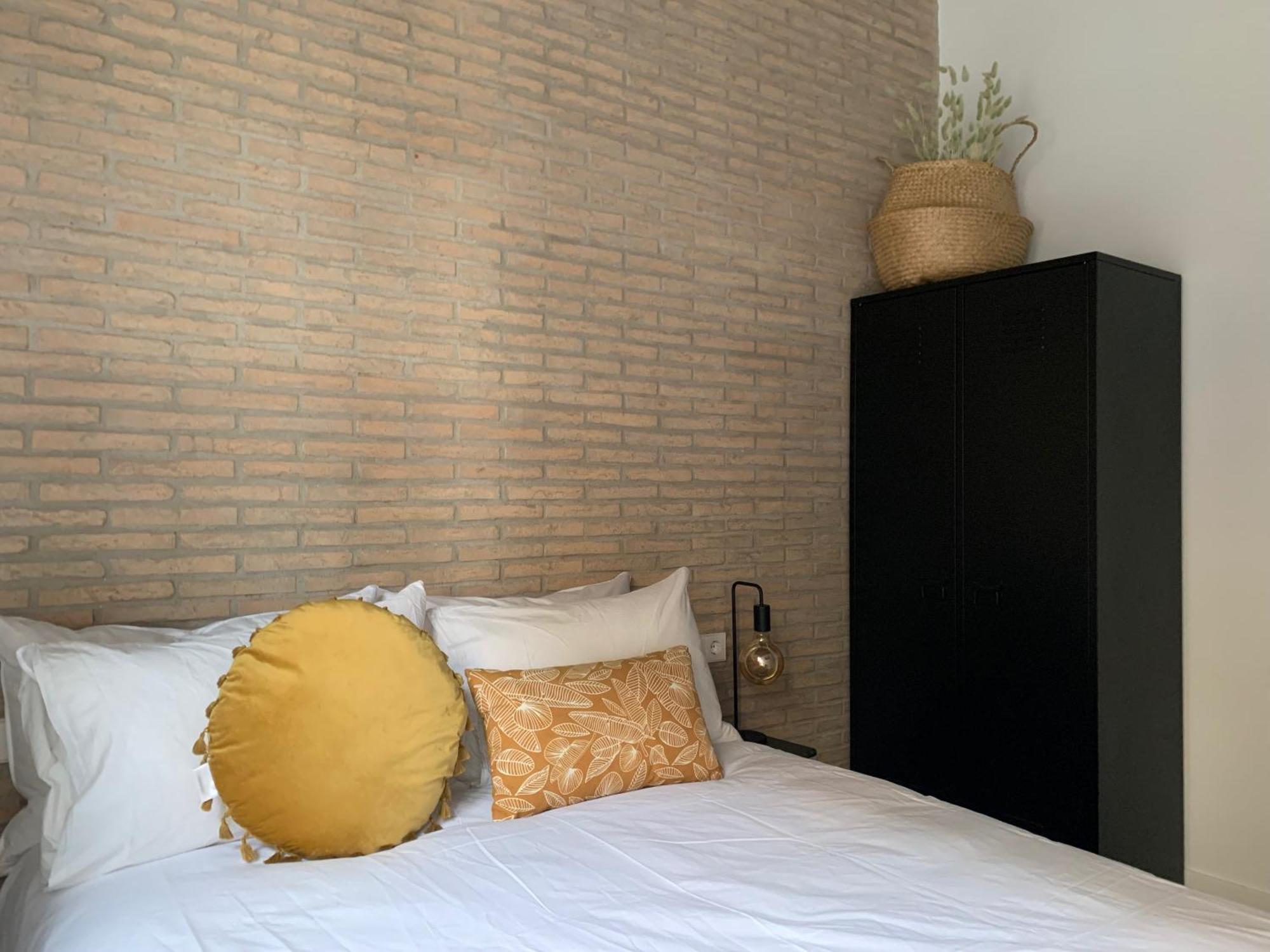 La Reina Beach Rooms Valencia Bagian luar foto
