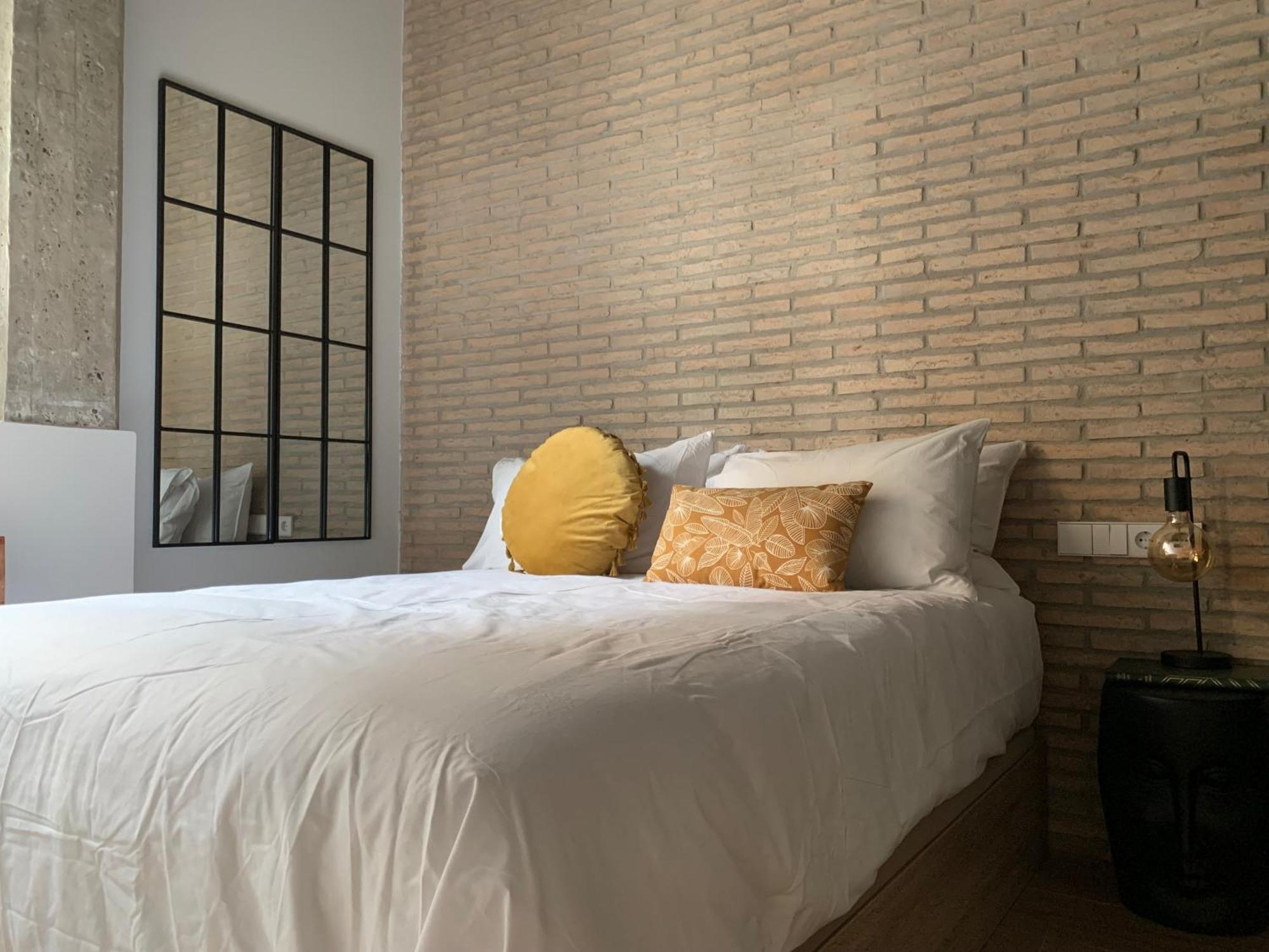 La Reina Beach Rooms Valencia Bagian luar foto